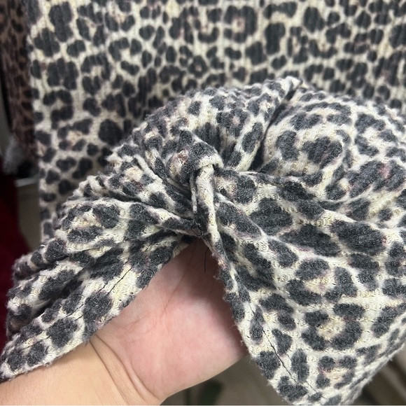 PEBBLE & STONE Wool Blend Cheetah Print Blouse Wrap Up Waist 3/4 Sleeves Shirt - Picture 5 of 6